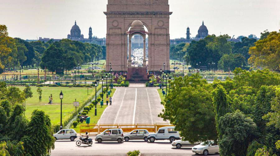 Onze autoverhuurservices bieden een gevarieerde selectie van voertuigen in New Delhi.